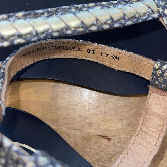 Jack Rogers Womens Cheney Metallic T Strap Sandals Gold Size 9 - Picture 11 of 11